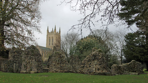 Bury St Edmunds abbey ruins